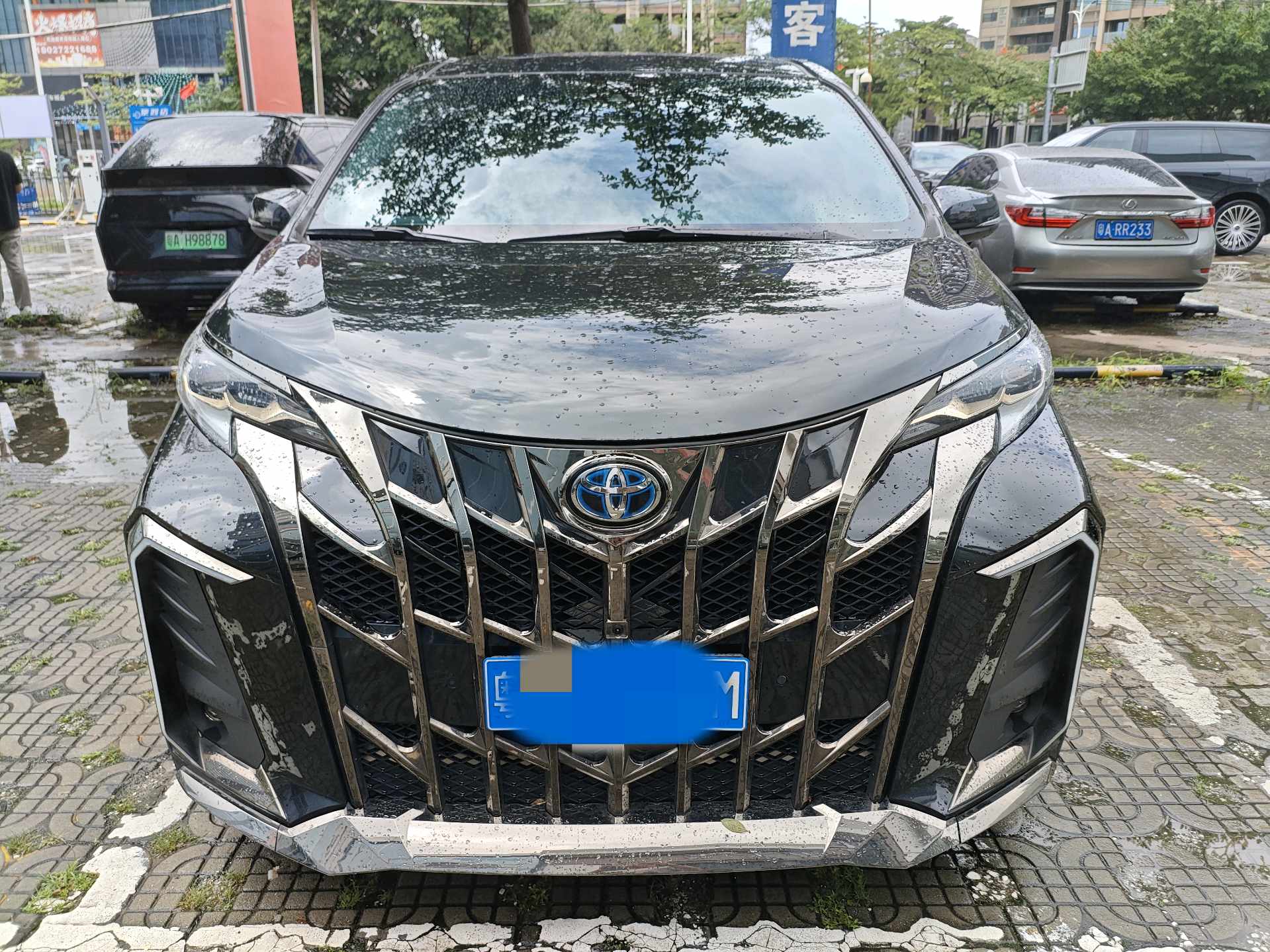 Toyota 2023 Granvia HYBRID 2.5 CVT Comfort Edition