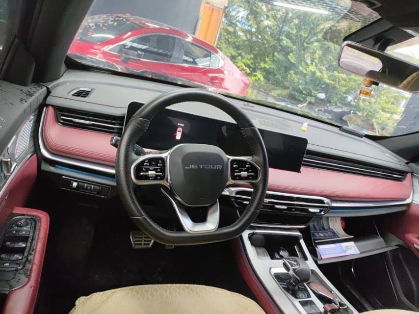 JETOUR 2023 X70 PLUS 1.6T Qiangzhe PRO 7-Seater
