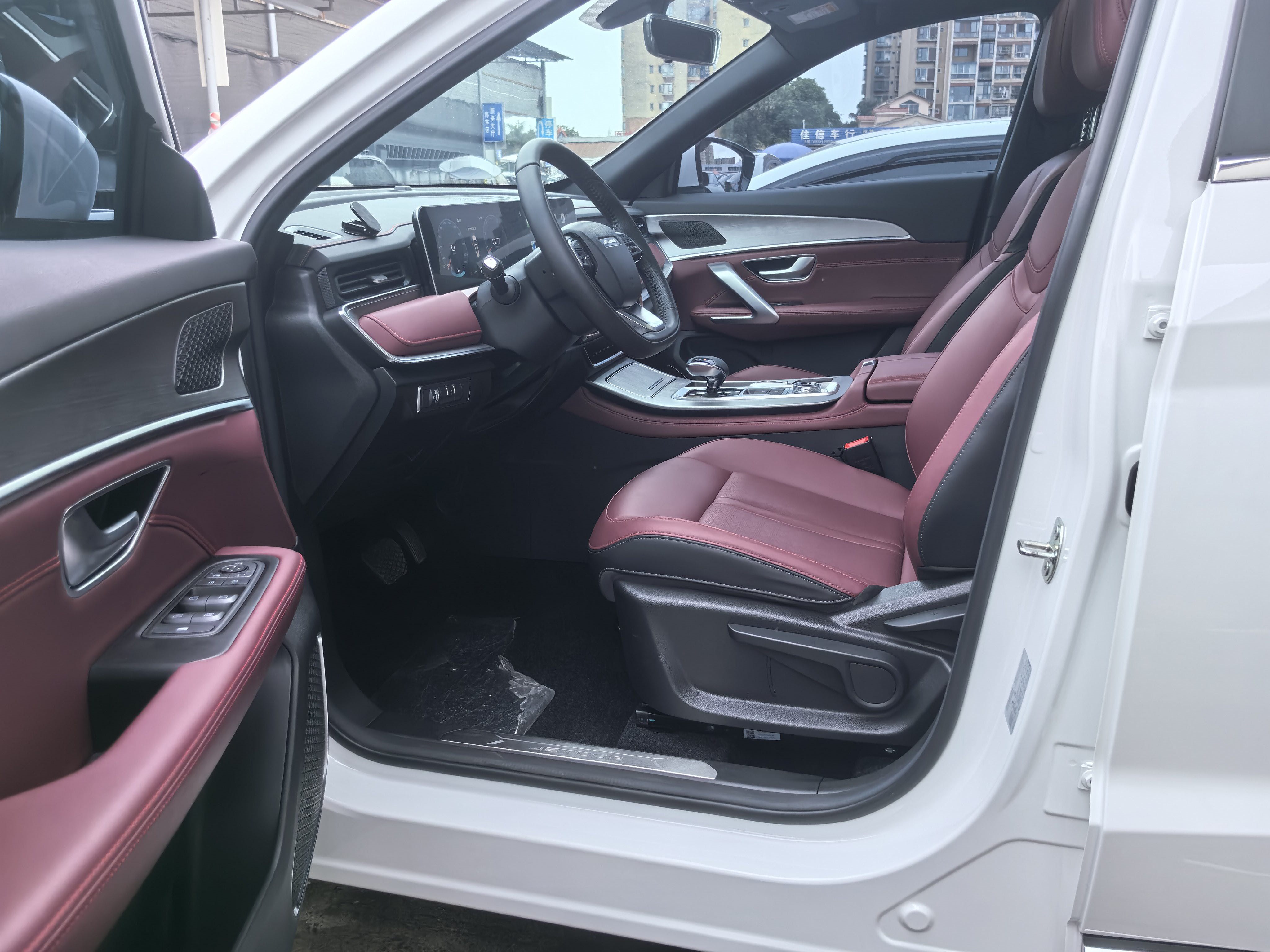 JETOUR 2025 X70 PLUS 1.5T Champion Edition PRO 7-Seater