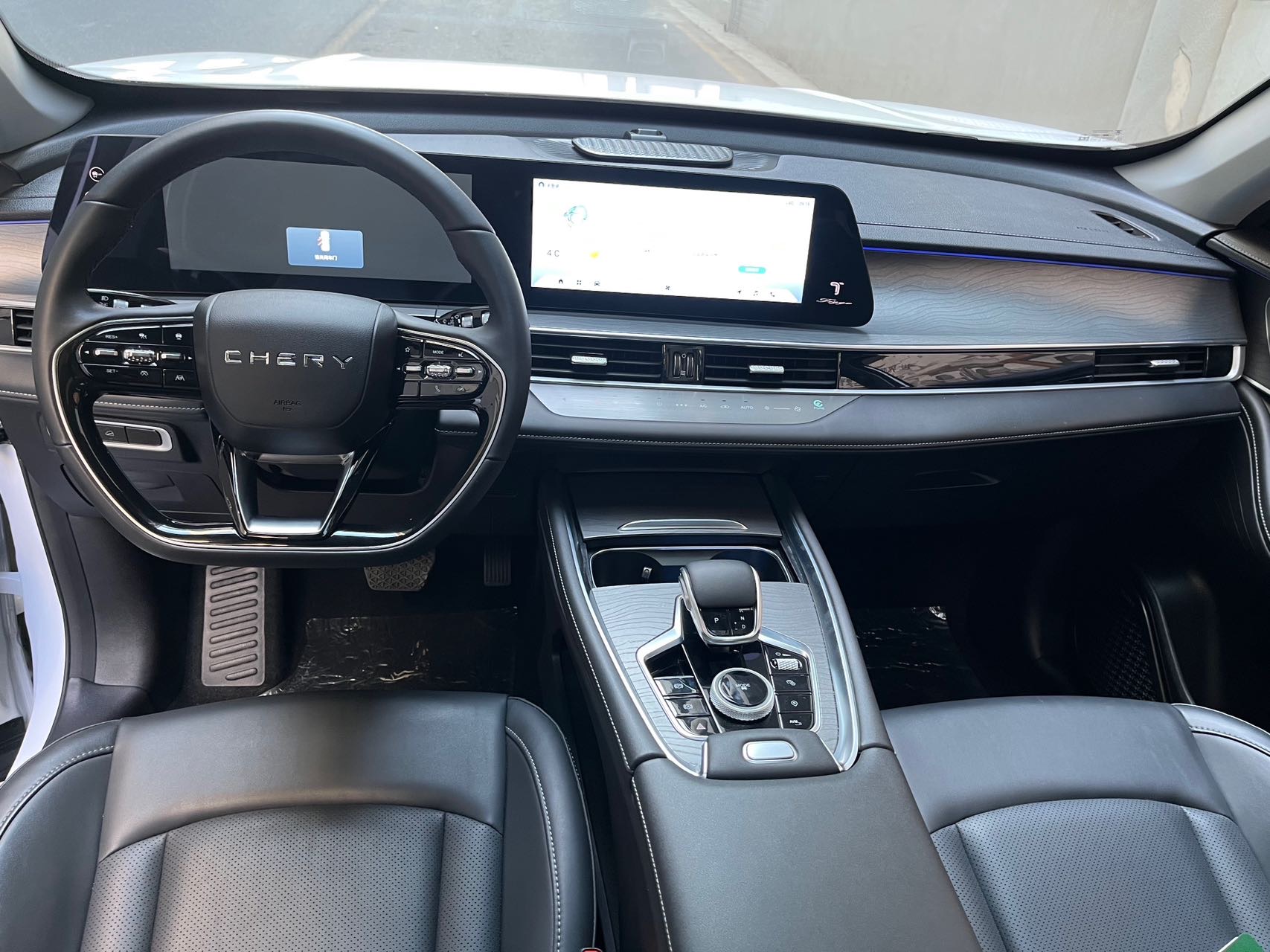 奇瑞 2024款 瑞虎8 PRO 1.6T 290T 冠军版两驱闪耀版7座