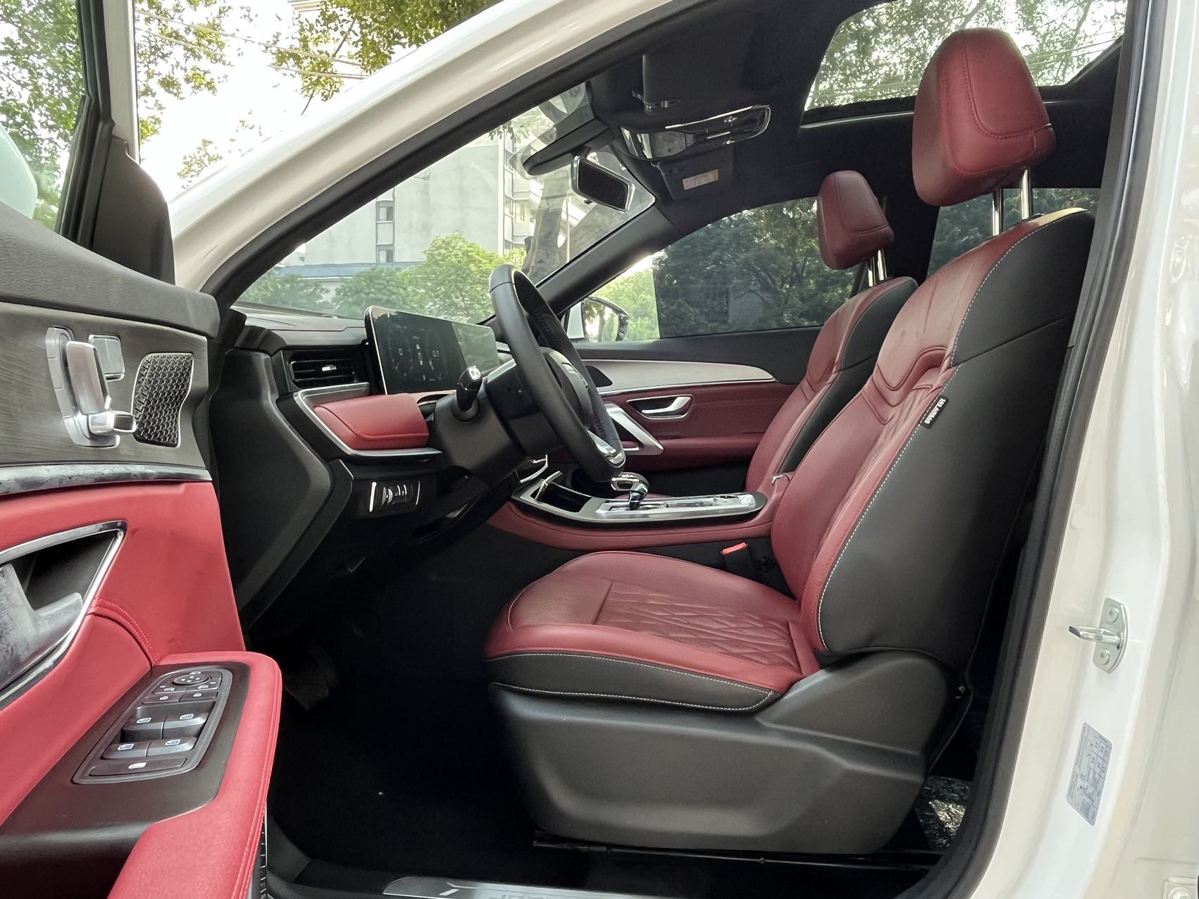 JETOUR 2024 X70 PLUS 1.5T Champion Edition MAX 5-Seater