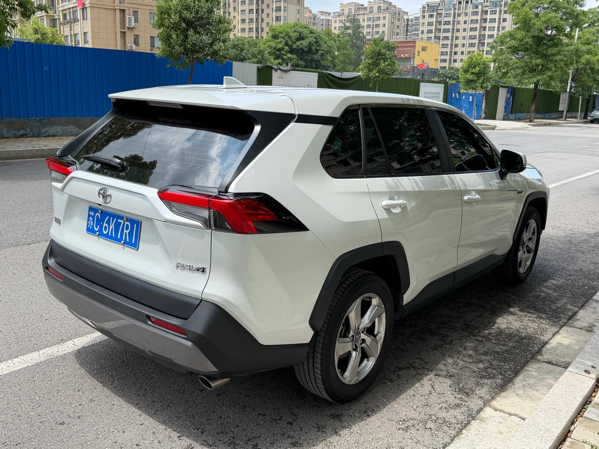 丰田 2022款 RAV4荣放 2.0 无级 两驱风尚版