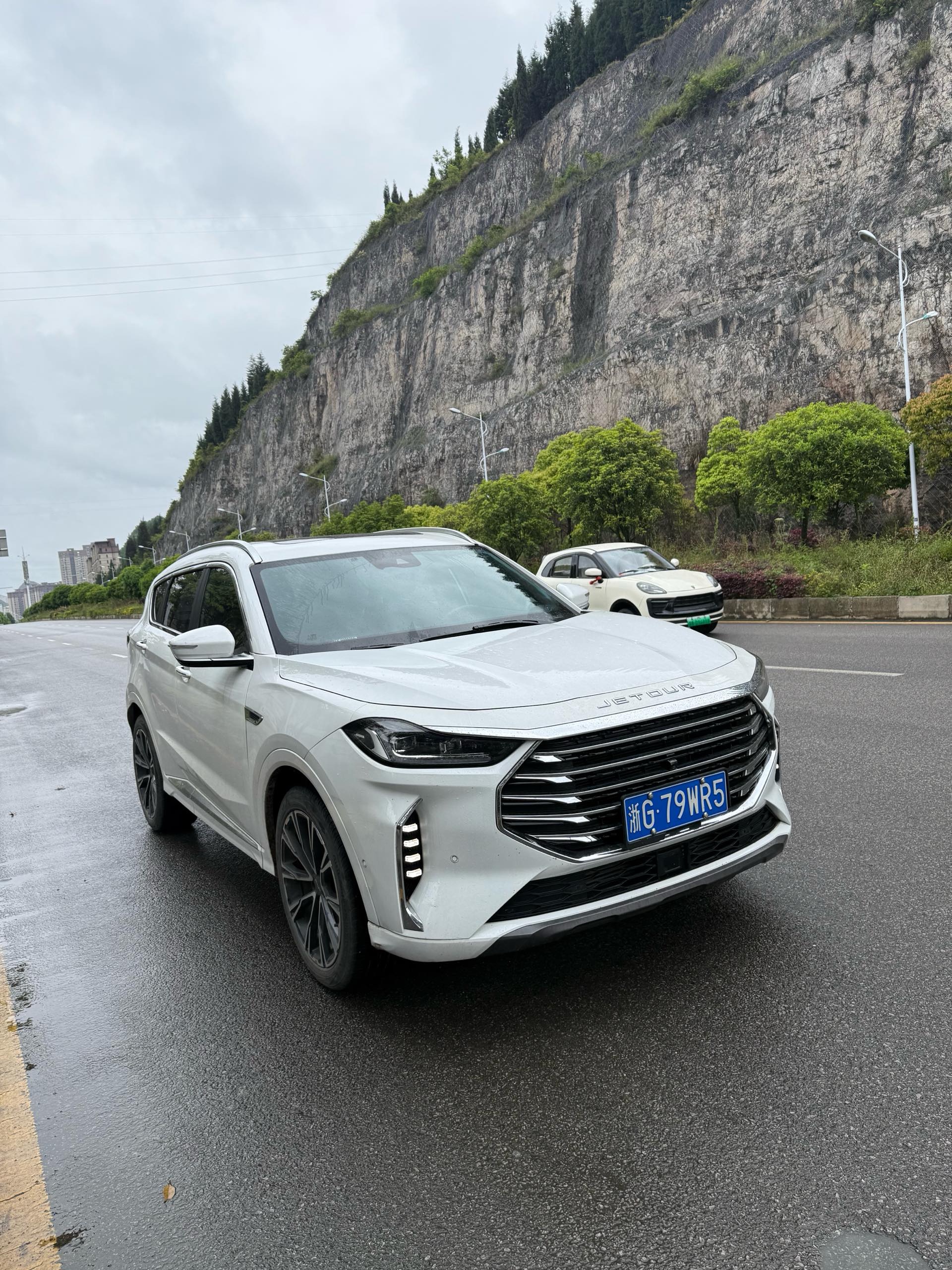 JETOUR 2021 X70 1.6T Zhuge Kongming 7-Seater