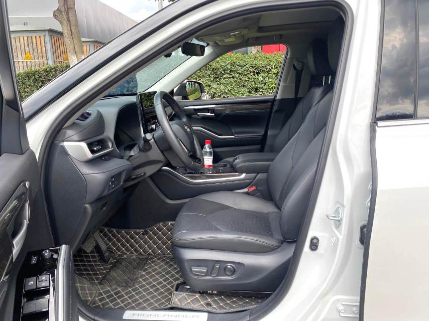 Toyota 2024 Highlander Hybrid 2.5 CVT Intelligent Electric Hybrid 4WD Premium 7-Seater