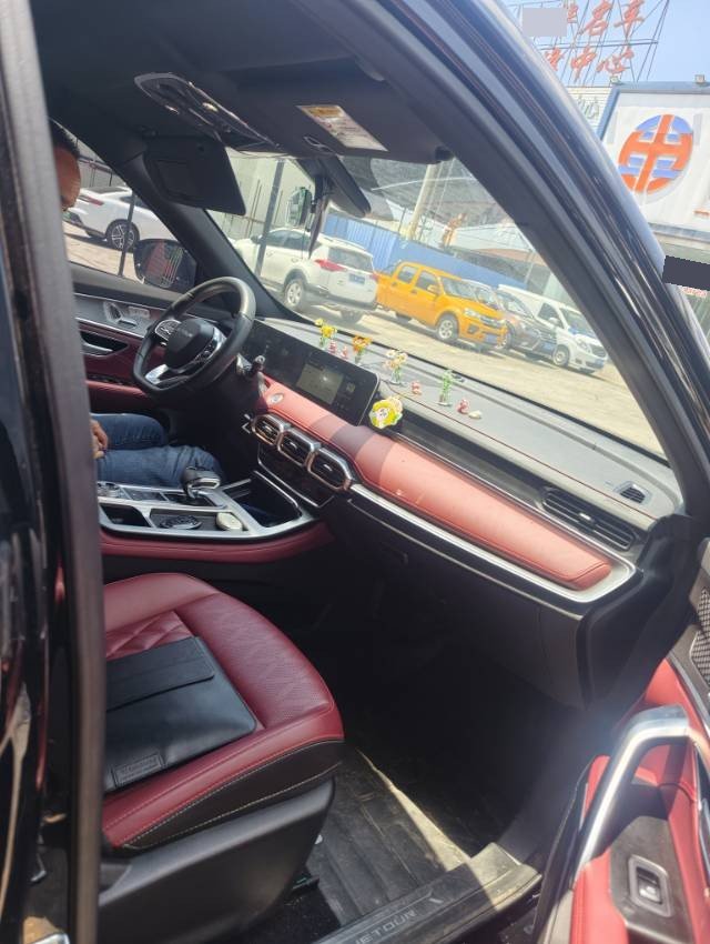 JETOUR 2025 X70 PLUS 1.5T Champion Edition MAX+ 7-Seater