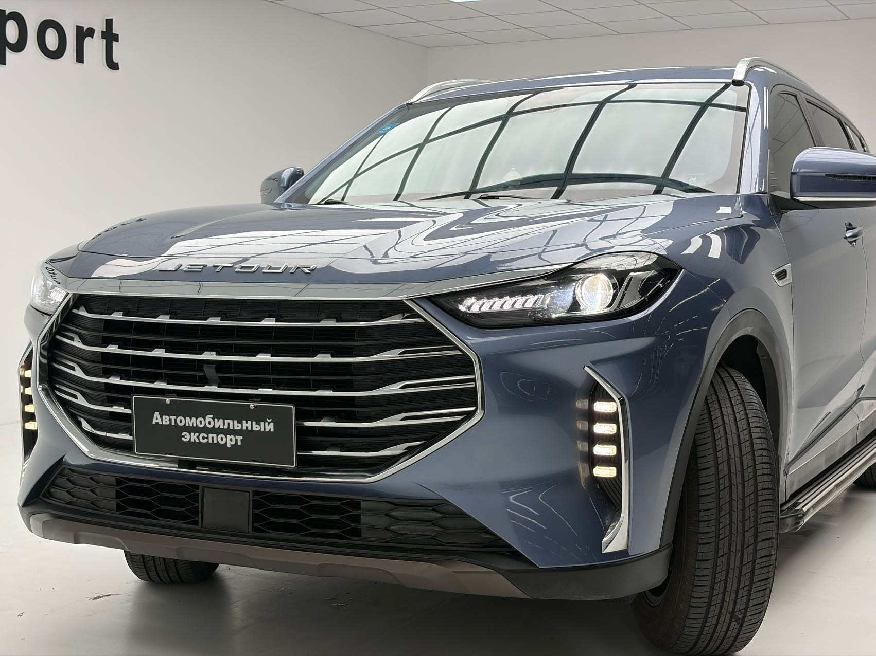 JETOUR X70 PLUS 2021 Facelift 1.5T Manual Wind 5-Seater