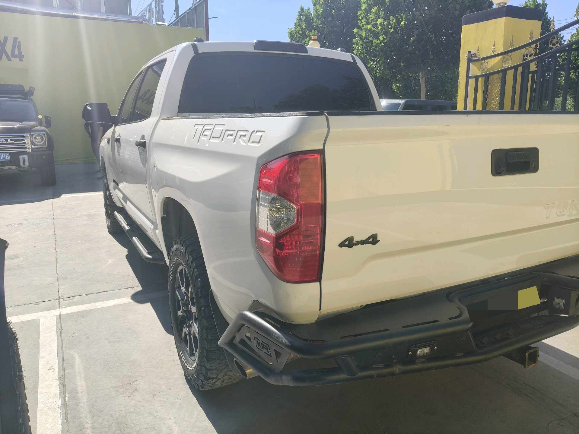 Toyota Tundra (Import) 2017 Tundra 5.7 SR5 4WD Double Cab Standard Bed US Spec