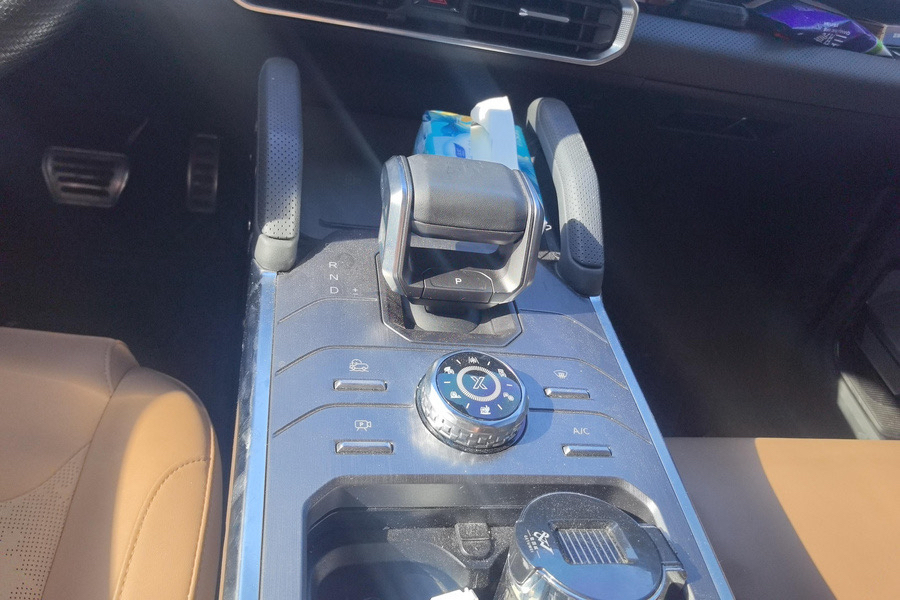 捷途 2023款 旅行者 2.0T 四驱穿越PRO+