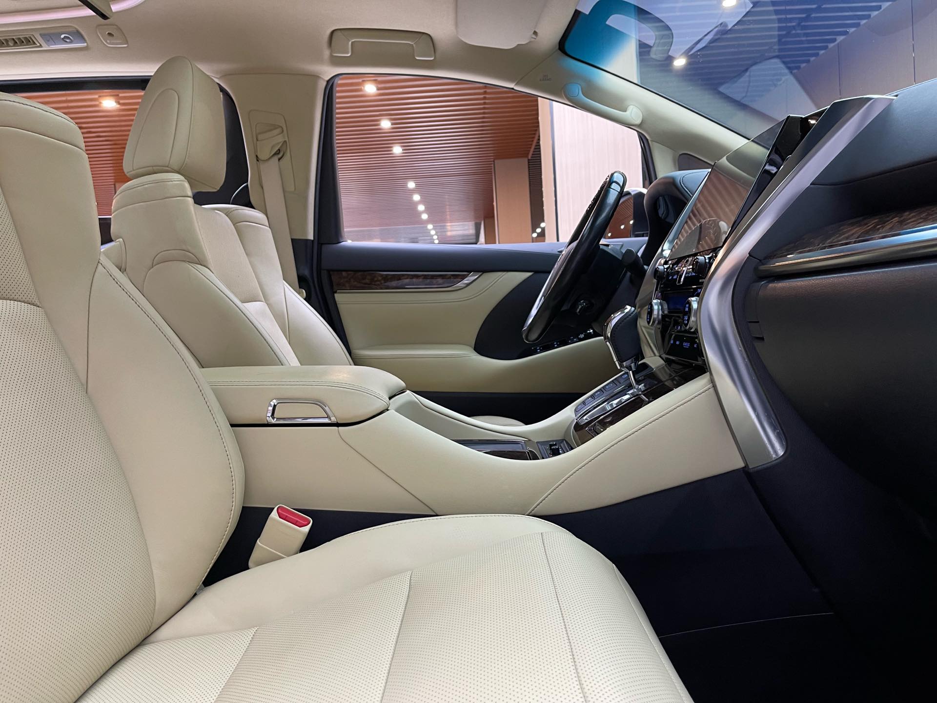 Toyota Alphard (Import) 2020 Alphard 2.5 CVT Luxury Edition