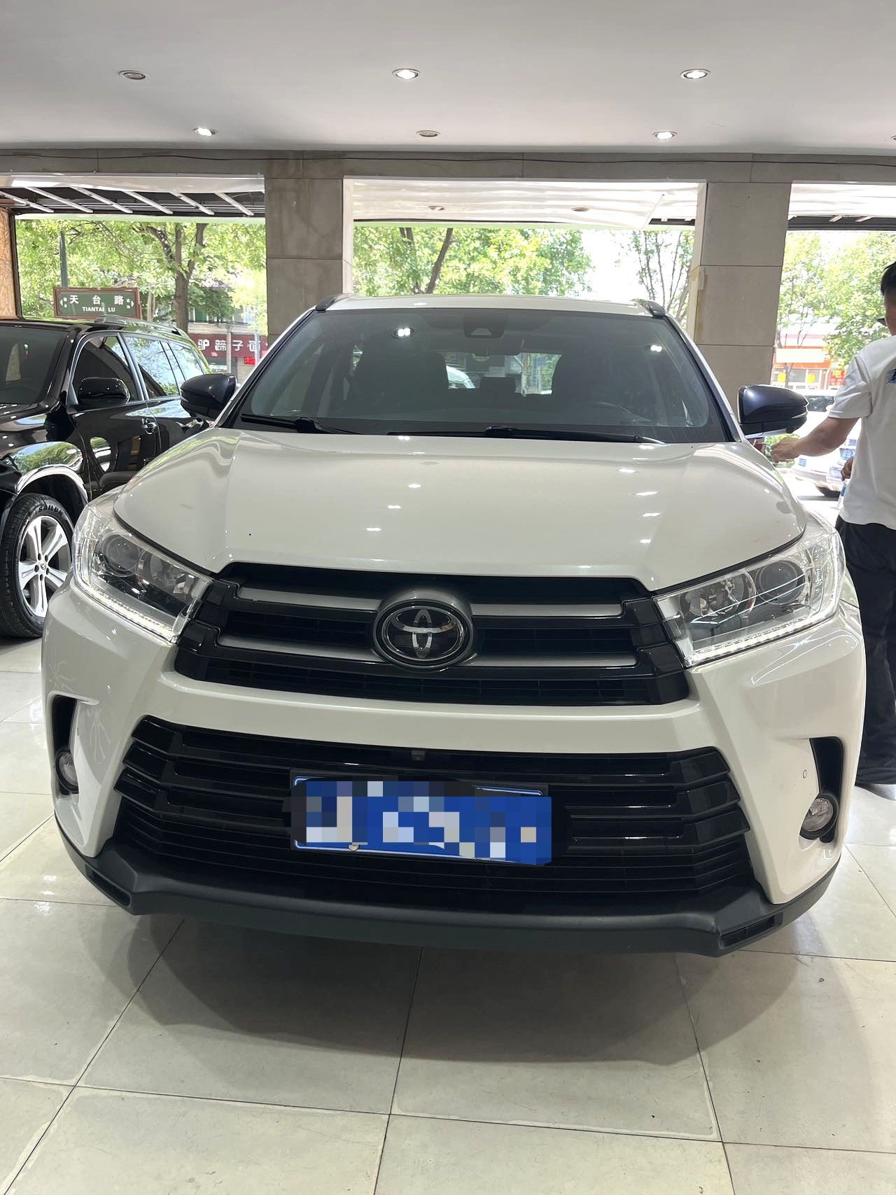 Toyota 2018 Highlander 2.0T 4WD Luxury 7-Seater