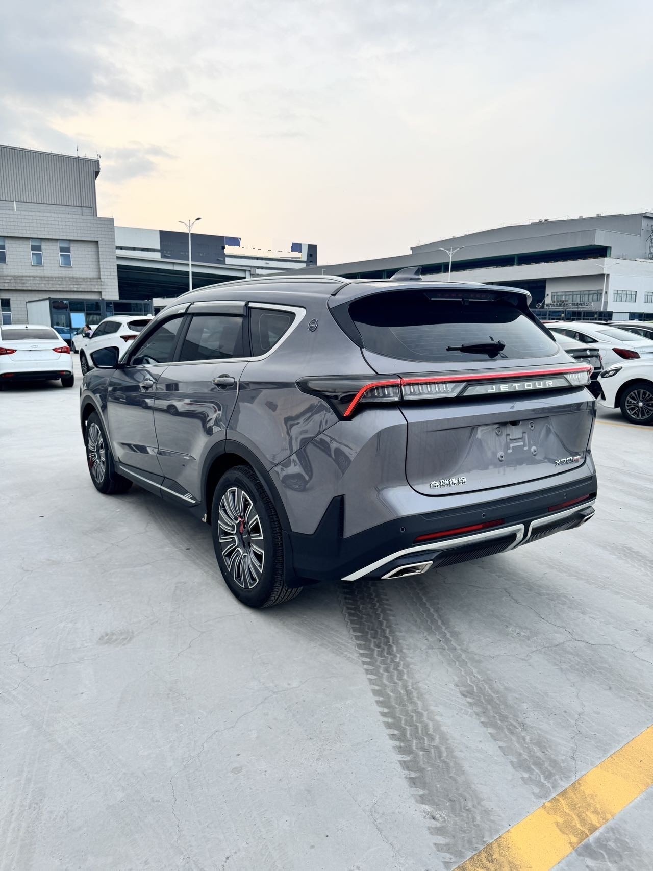 JETOUR 2025 X70 PLUS 1.5T Luxury Surge Edition 5-Seater