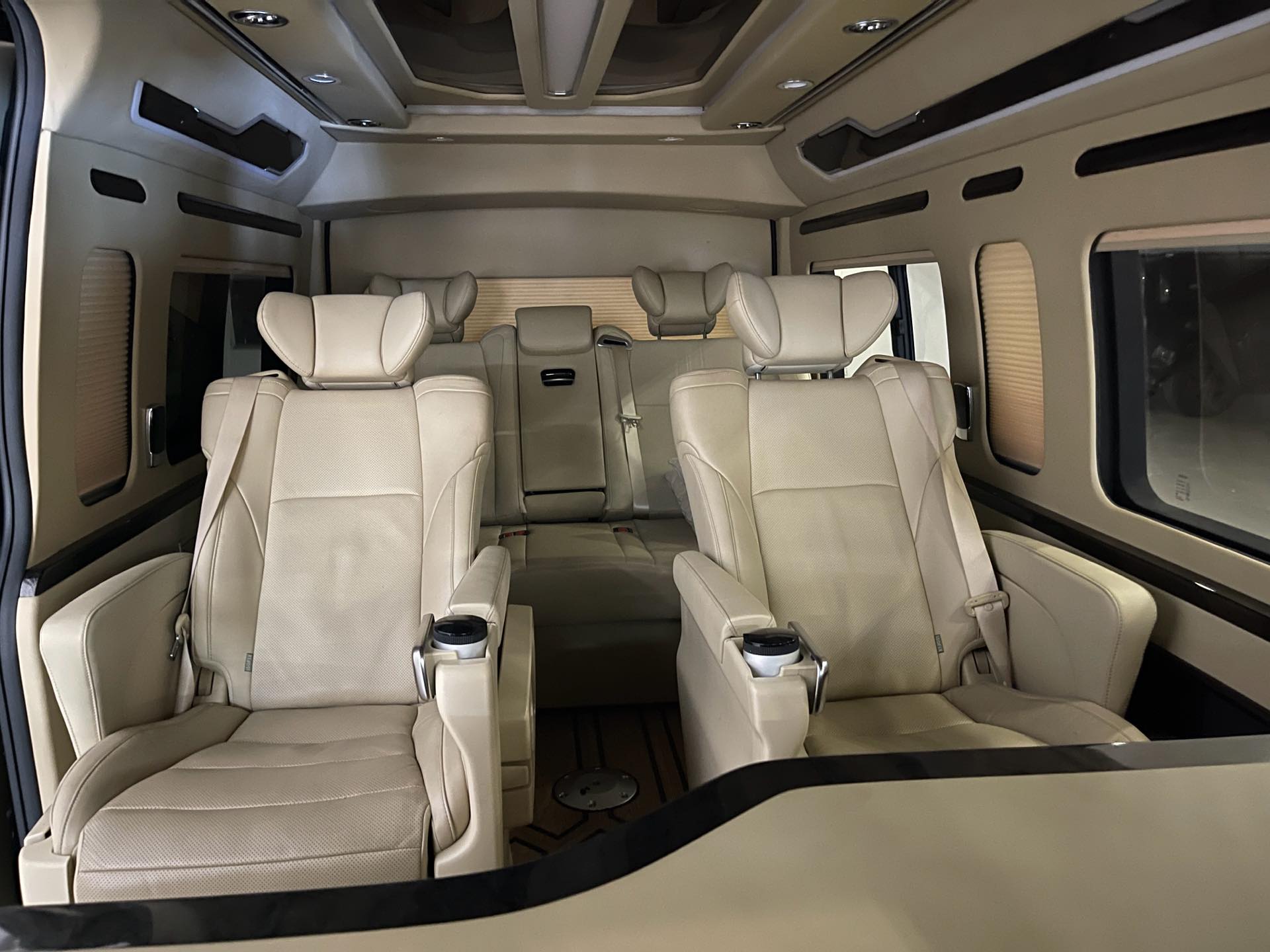 Toyota Hiace (Import) 2019 Hiace 3.5 Middle East Version