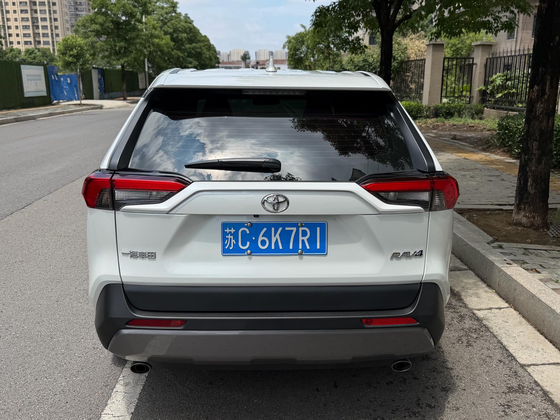 丰田 2022款 RAV4荣放 2.0 无级 两驱风尚版