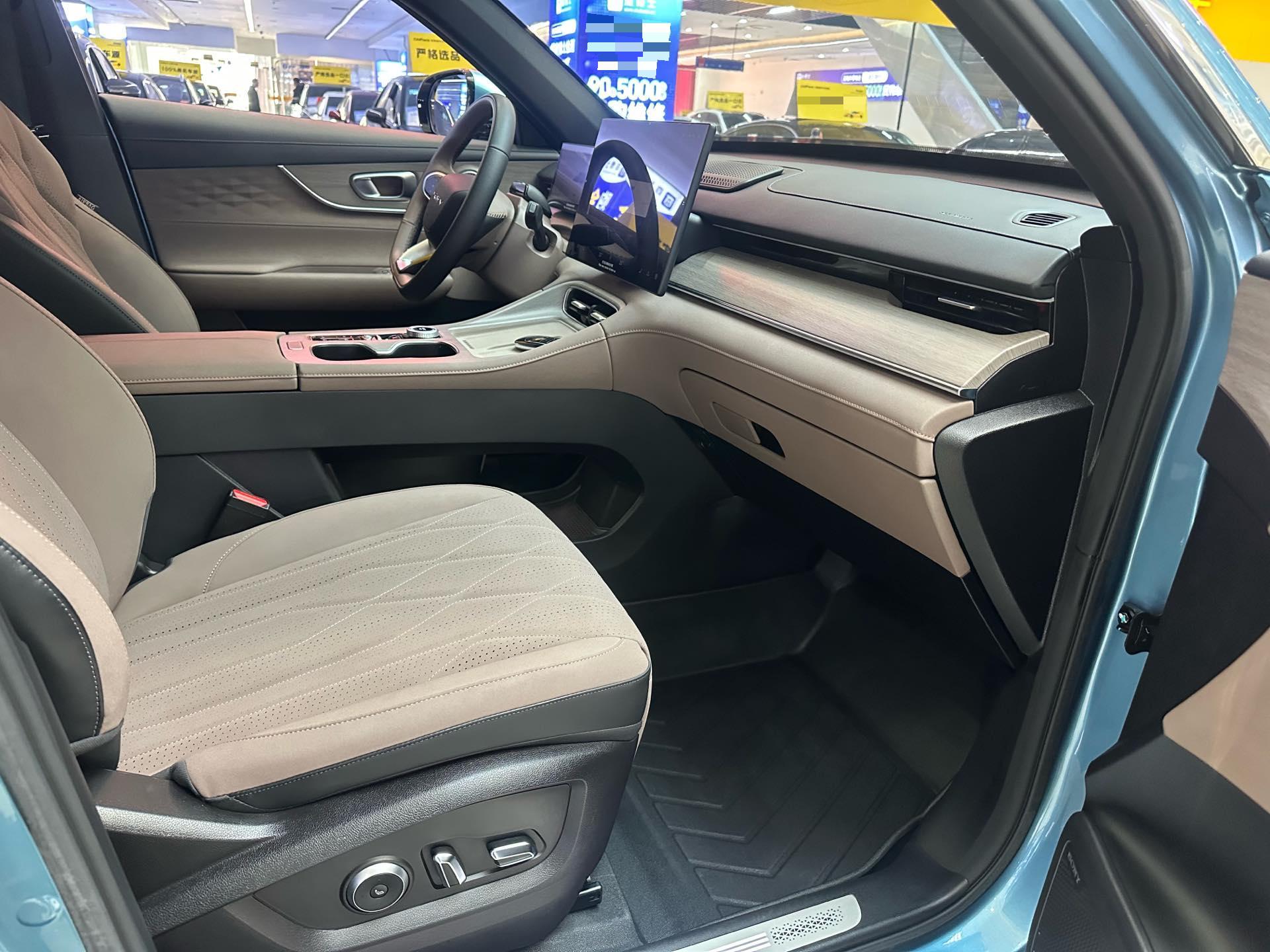 奇瑞 2025款 瑞虎8 PLUS C-DM 1.5T 90KM尊贵型5座