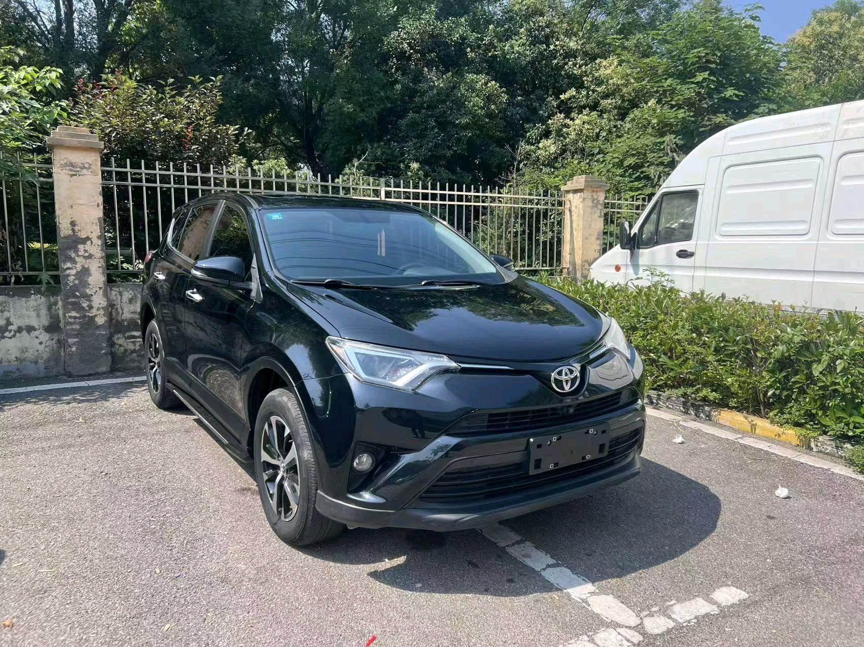 Toyota 2016 RAV4 2.0 CVT 2WD Fashion Edition