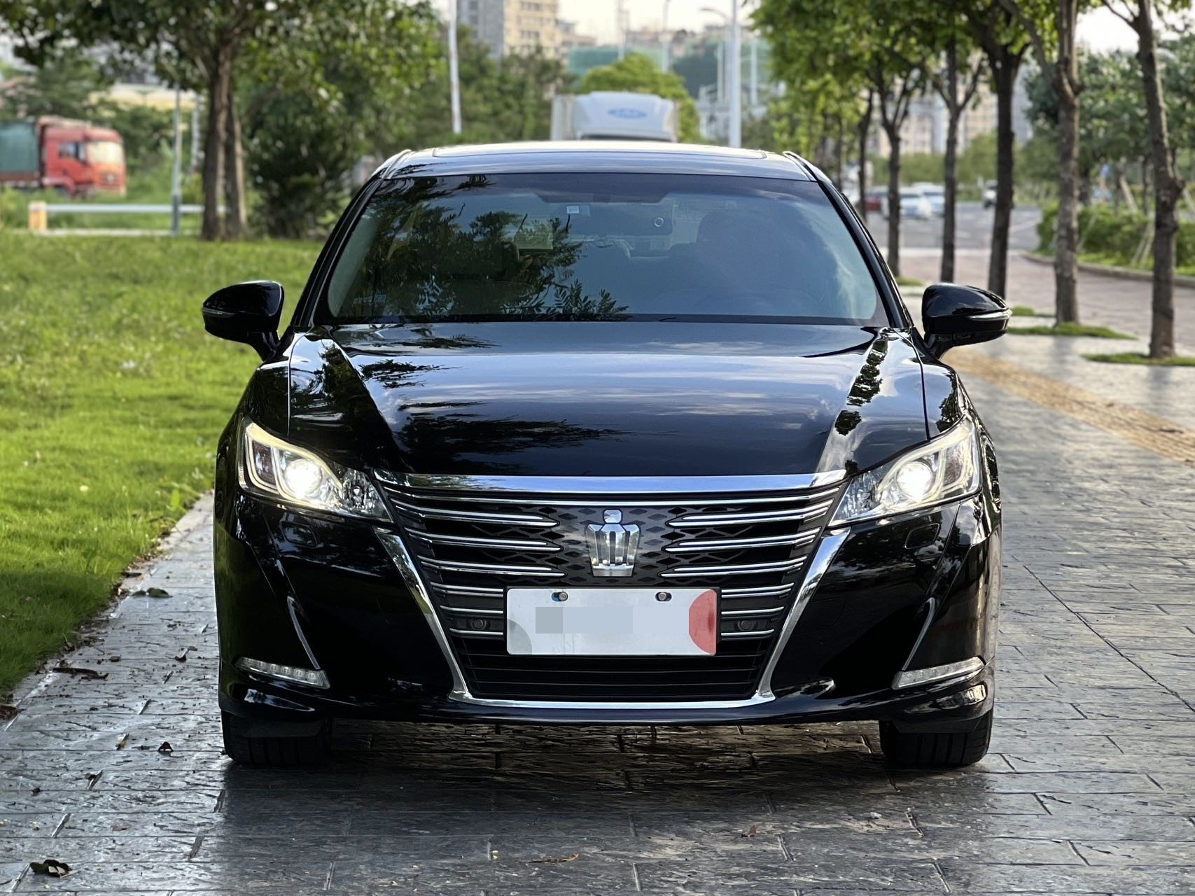 Toyota 2015 Crown 2.5 Fashion Edition