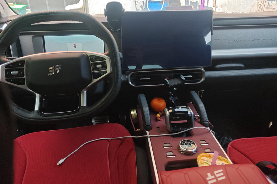 捷途 2024款 旅行者 2.0T 四驱穿越PRO+娱乐版