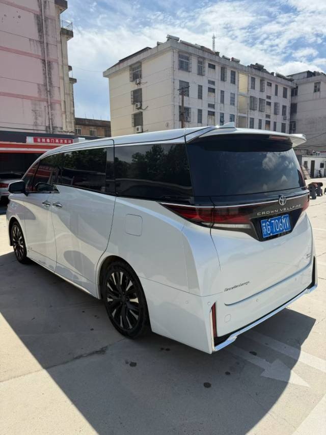 Toyota Vellfire (Import) 2024 Crown Vellfire 2.5 CVT Supreme Edition
