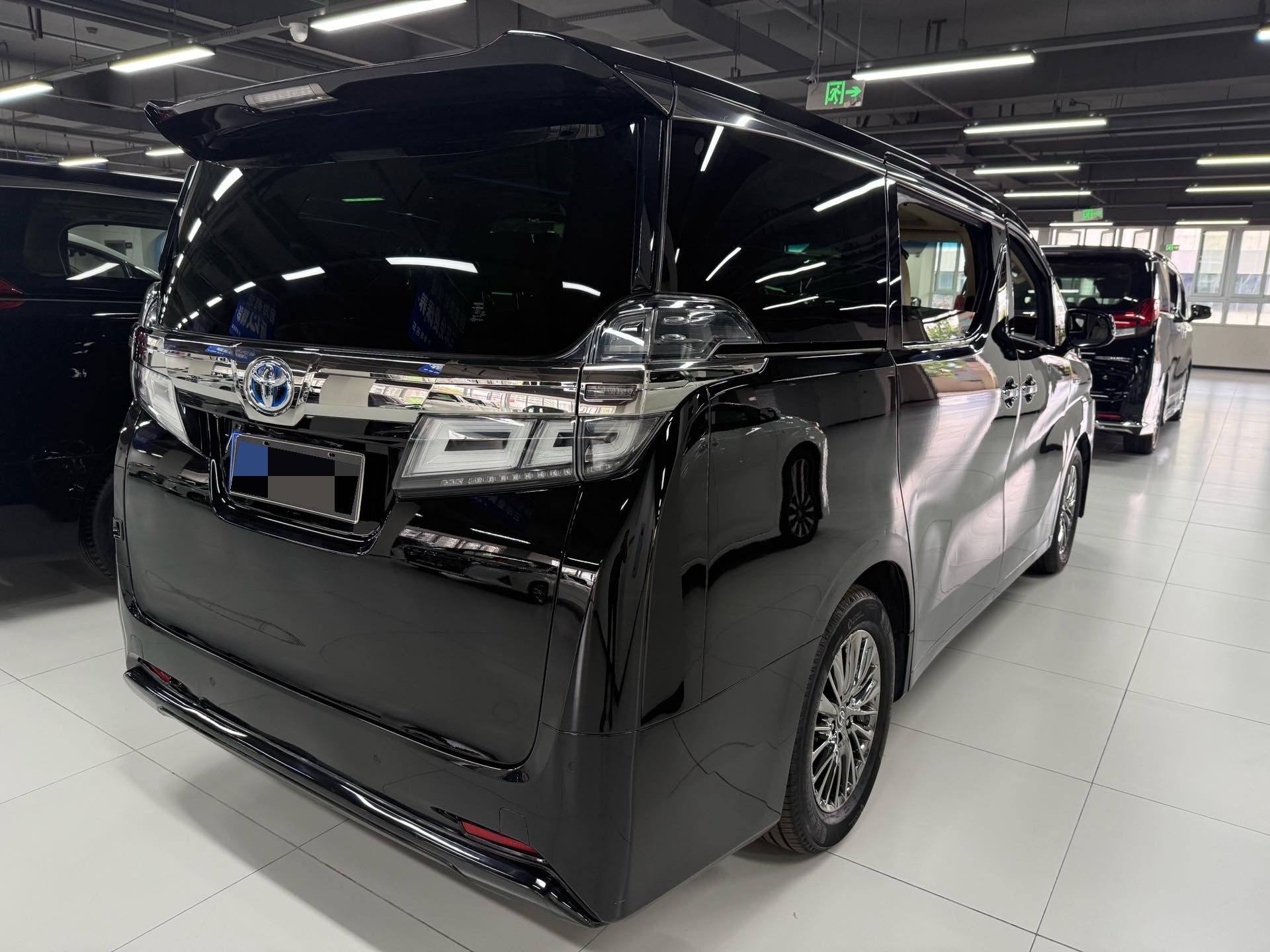 Toyota Vellfire (Import) 2019 Vellfire 2.5 CVT HV Premium