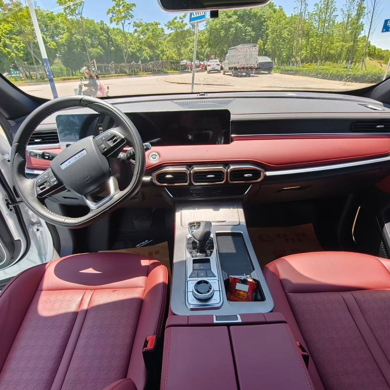 JETOUR 2025 X70 PLUS 1.5T Champion Edition PRO 7-Seater