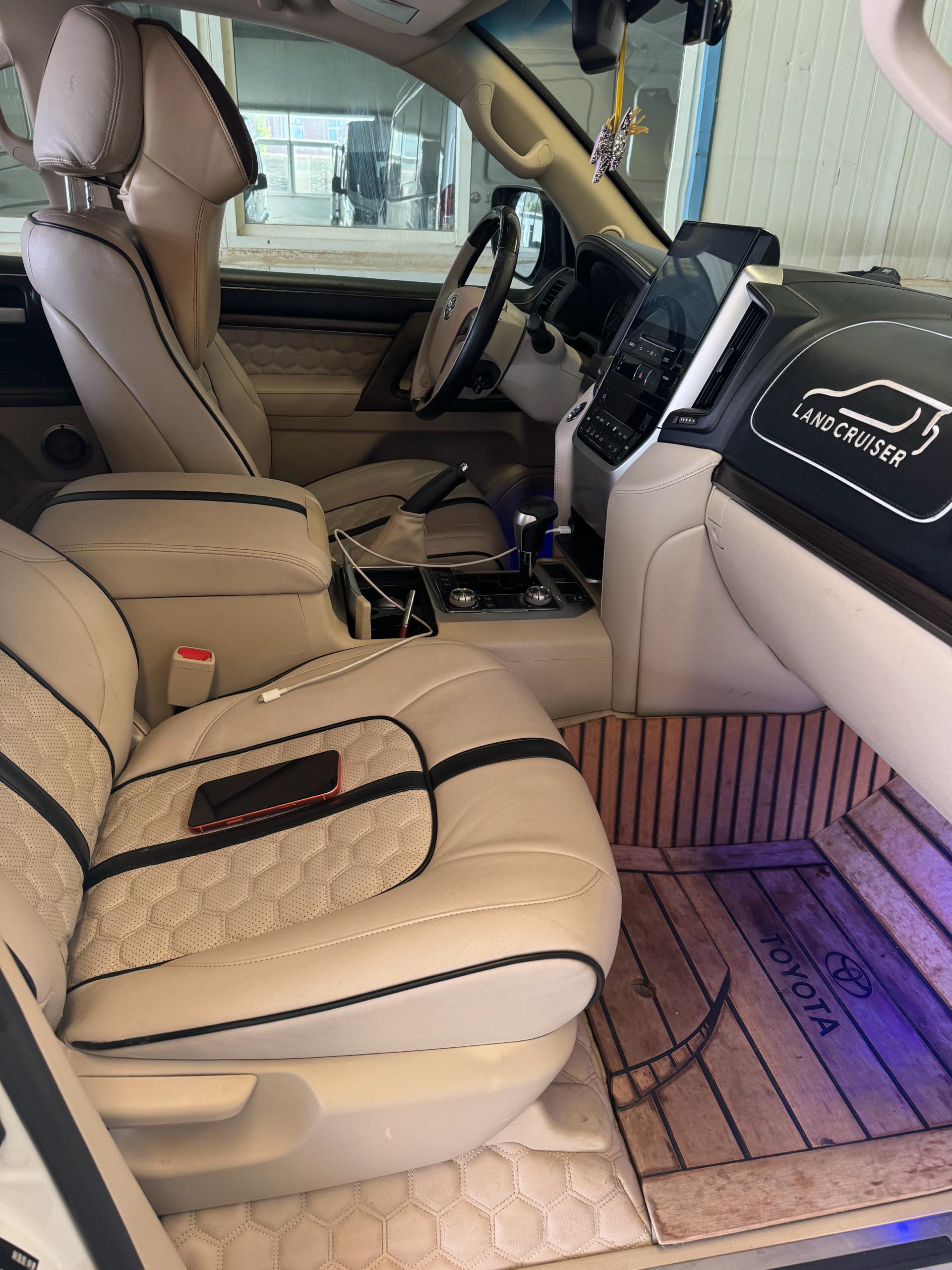 Toyota Land Cruiser (Import) 2019 Land Cruiser 4.0 GXR GT Middle East Version