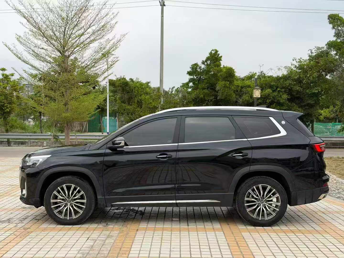 捷途 2021款 X90 PLUS 1.6TD 别墅5座