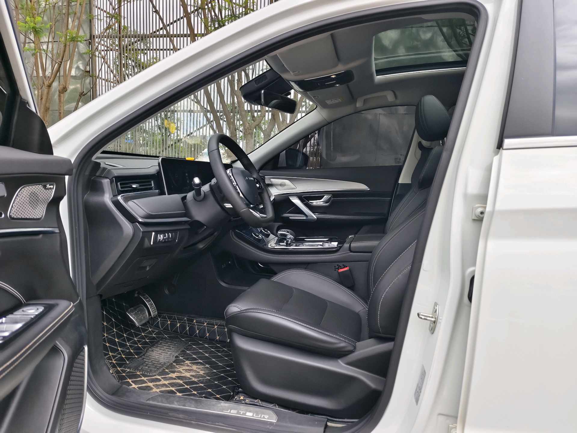 JETOUR 2021 X70 PLUS 1.6T Di 7-Seater