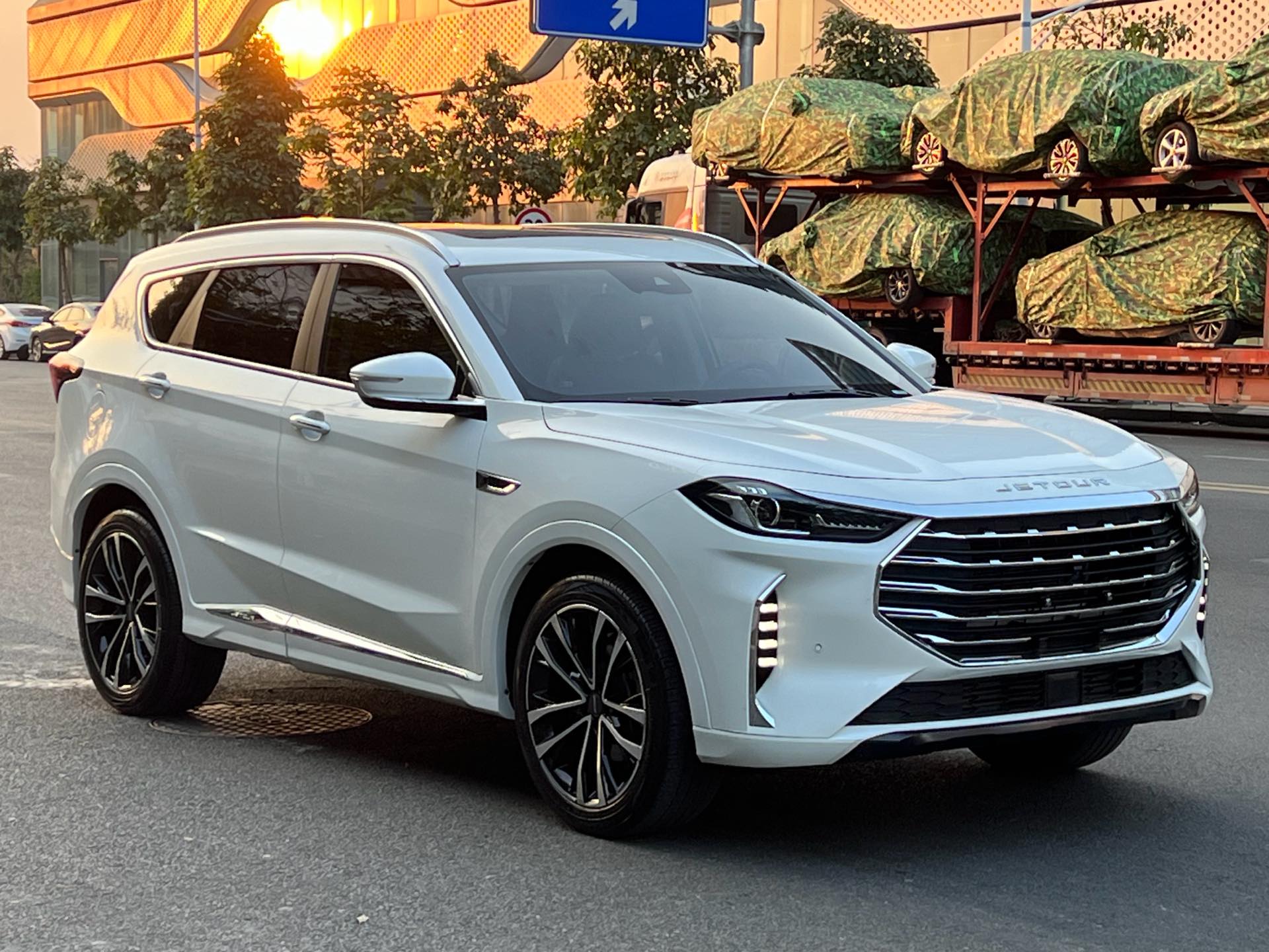 JETOUR 2021 X70 PLUS 1.6T Di 5-Seater