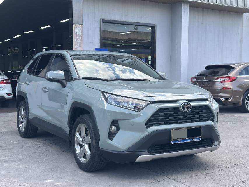 丰田 2021款 RAV4荣放 2.0 无级 两驱风尚版