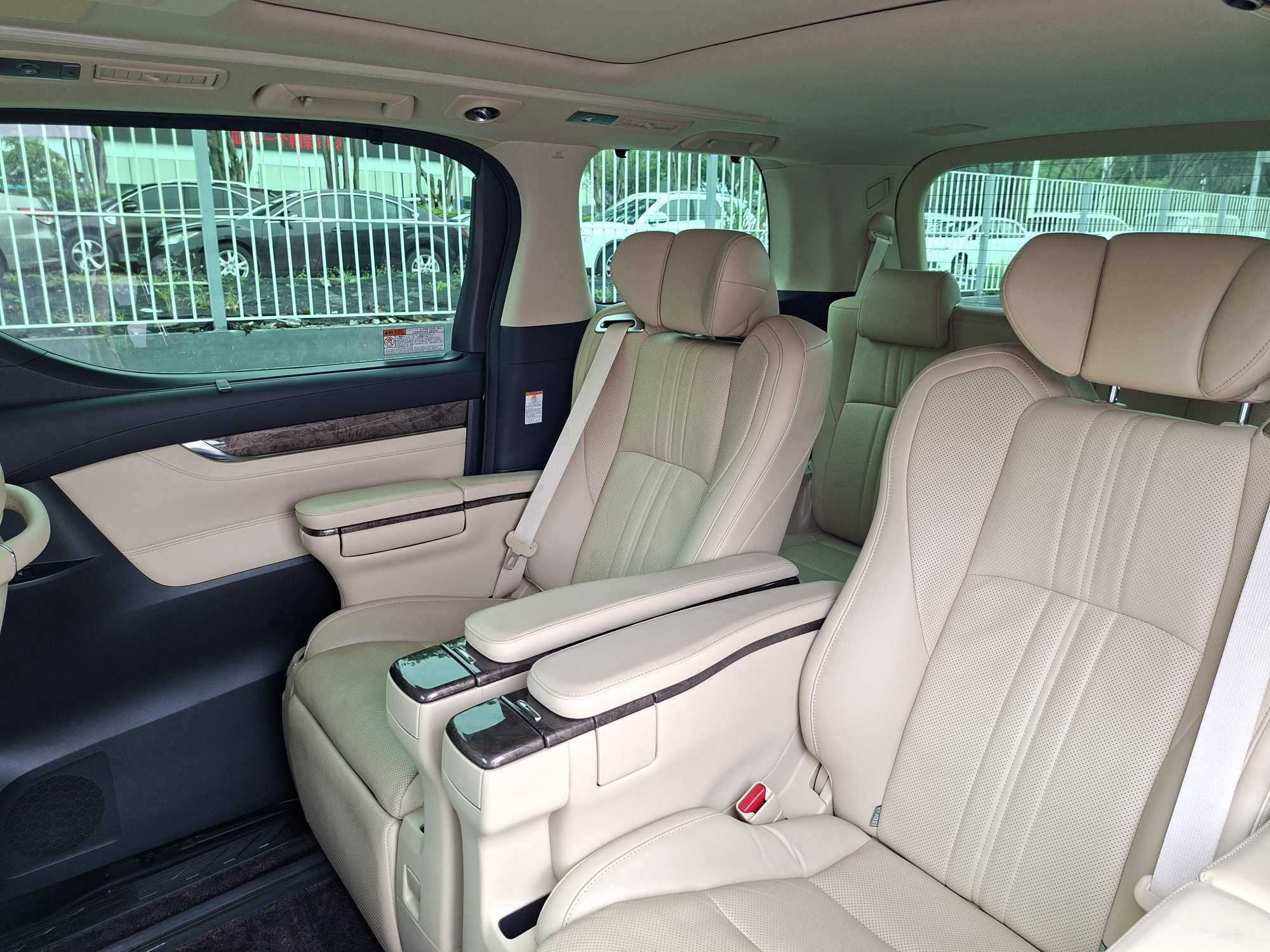 Toyota Vellfire (Import) 2019 Vellfire 2.5 CVT HV Premium