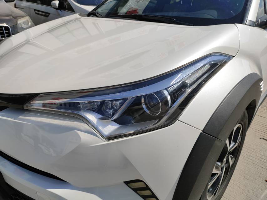 Toyota 2018 C-HR 2.0 CVT Leading Edition