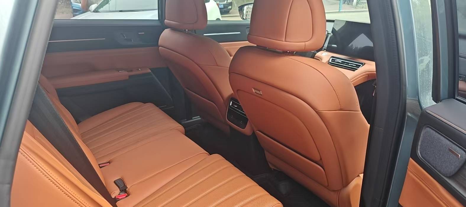 JETOUR 2025 X70L 2.0TD Flagship 5-Seater
