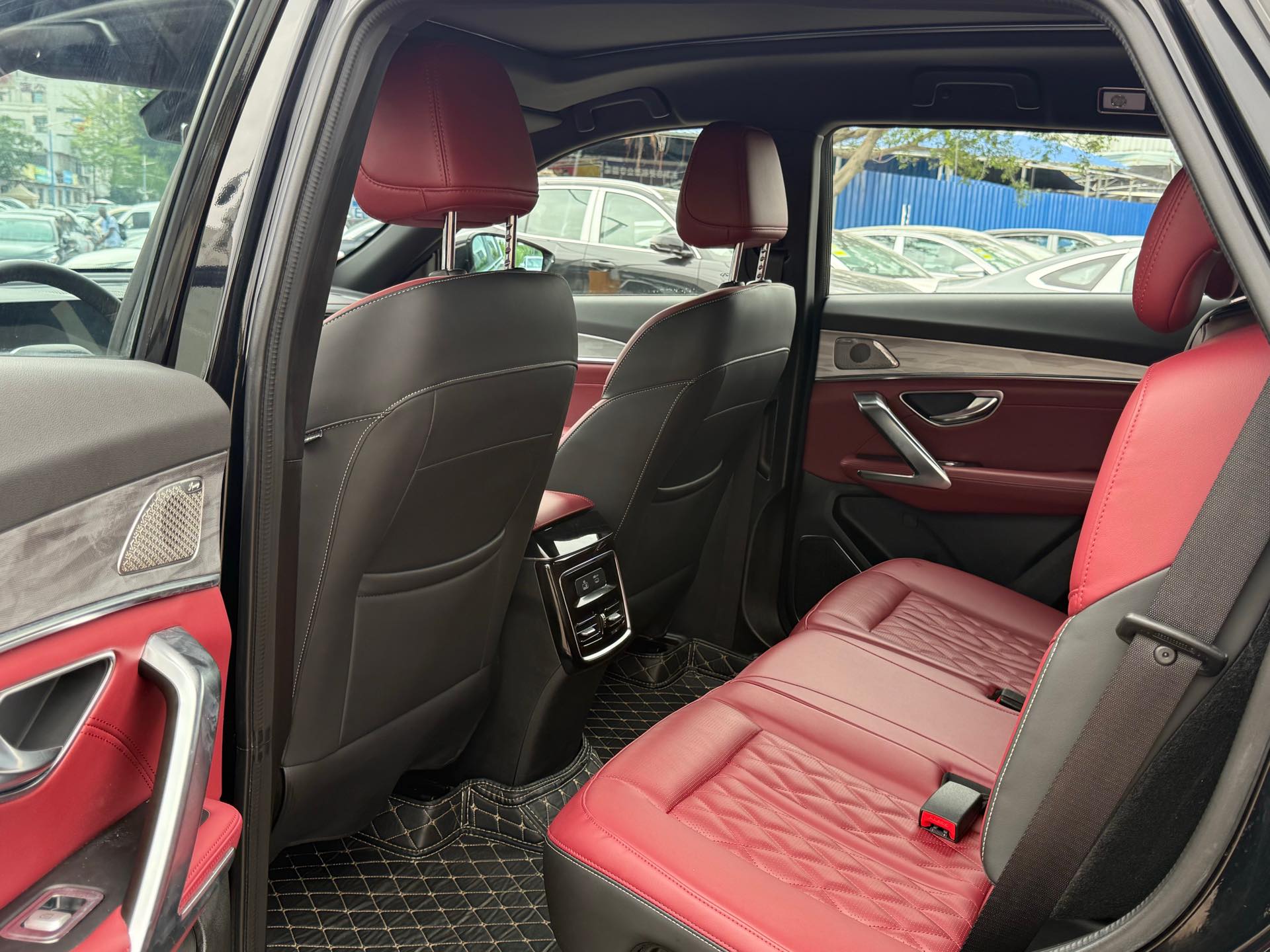 捷途 2023款 X70 PLUS 1.6T 强者PRO5座