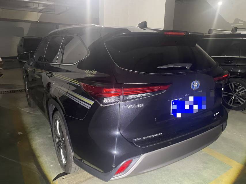 Toyota 2022 Highlander Hybrid 2.5 CVT 4WD Premium 7-Seater