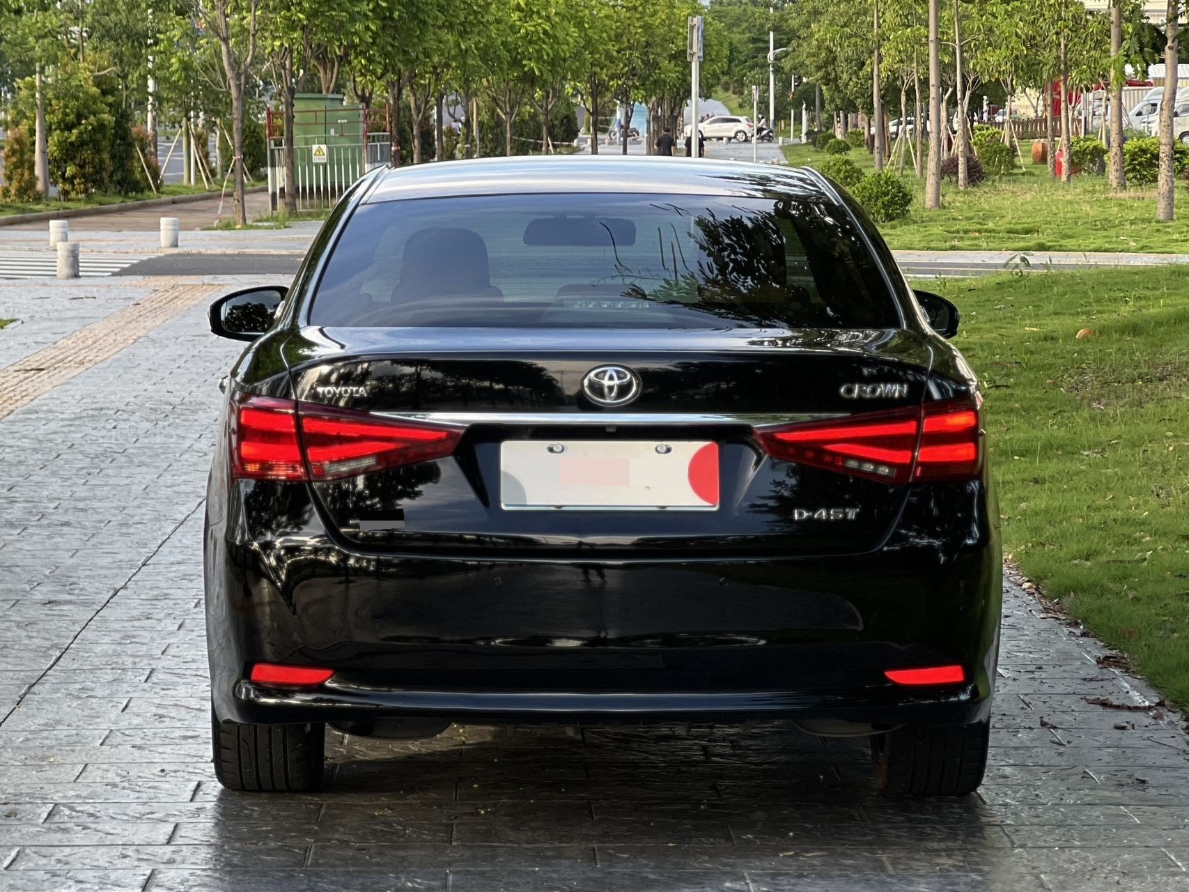 Toyota 2015 Crown 2.5 Fashion Edition