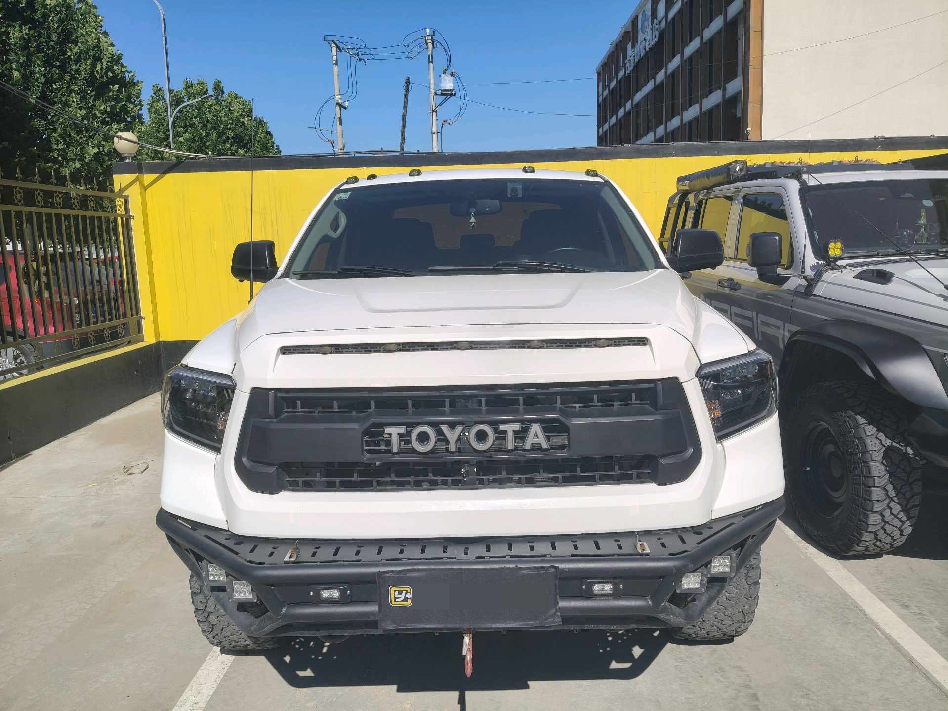 Toyota Tundra (Import) 2017 Tundra 5.7 SR5 4WD Double Cab Standard Bed US Spec