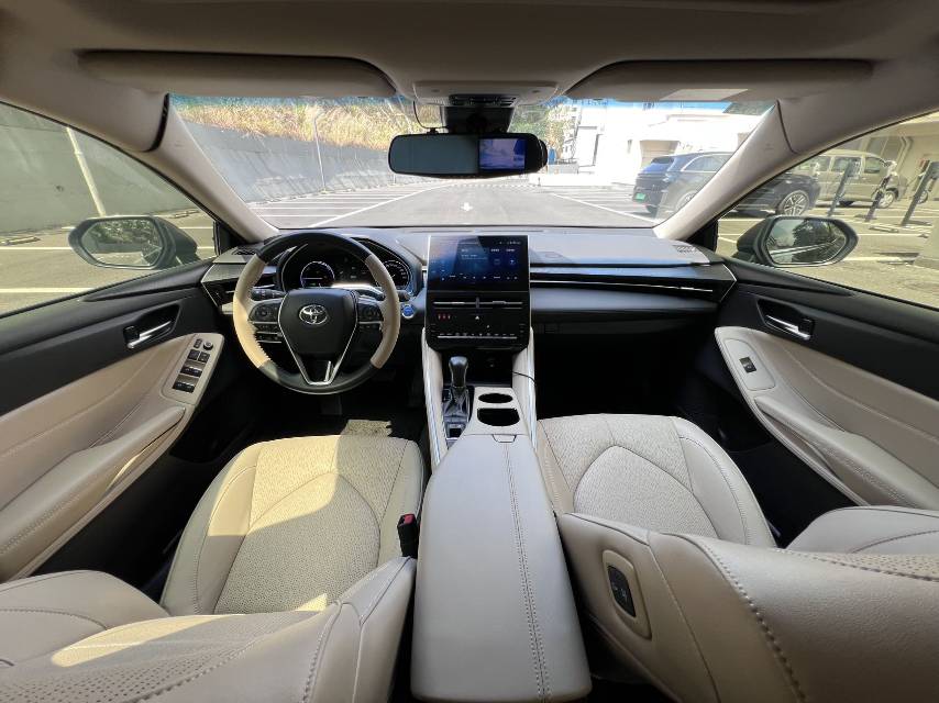 Toyota 2022 Avalon Hybrid 2.5 CVT Luxury Edition