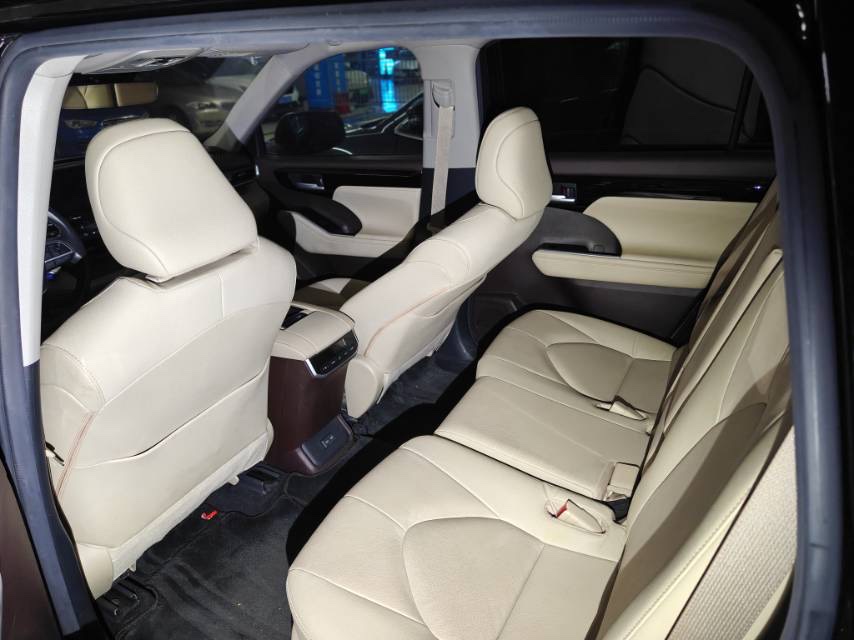 Toyota 2022 Highlander Hybrid 2.5 CVT 4WD Premium 7-Seater