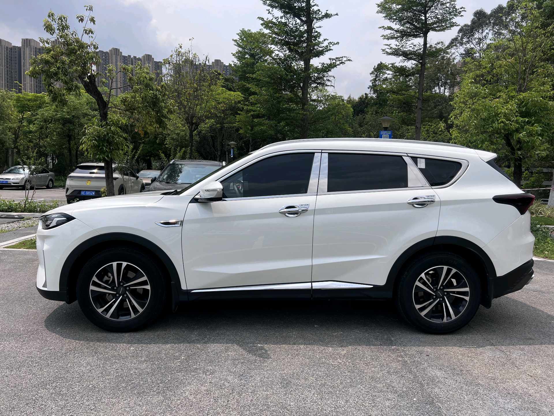 JETOUR 2021 X70 PLUS 1.5T Mountain 5-Seater