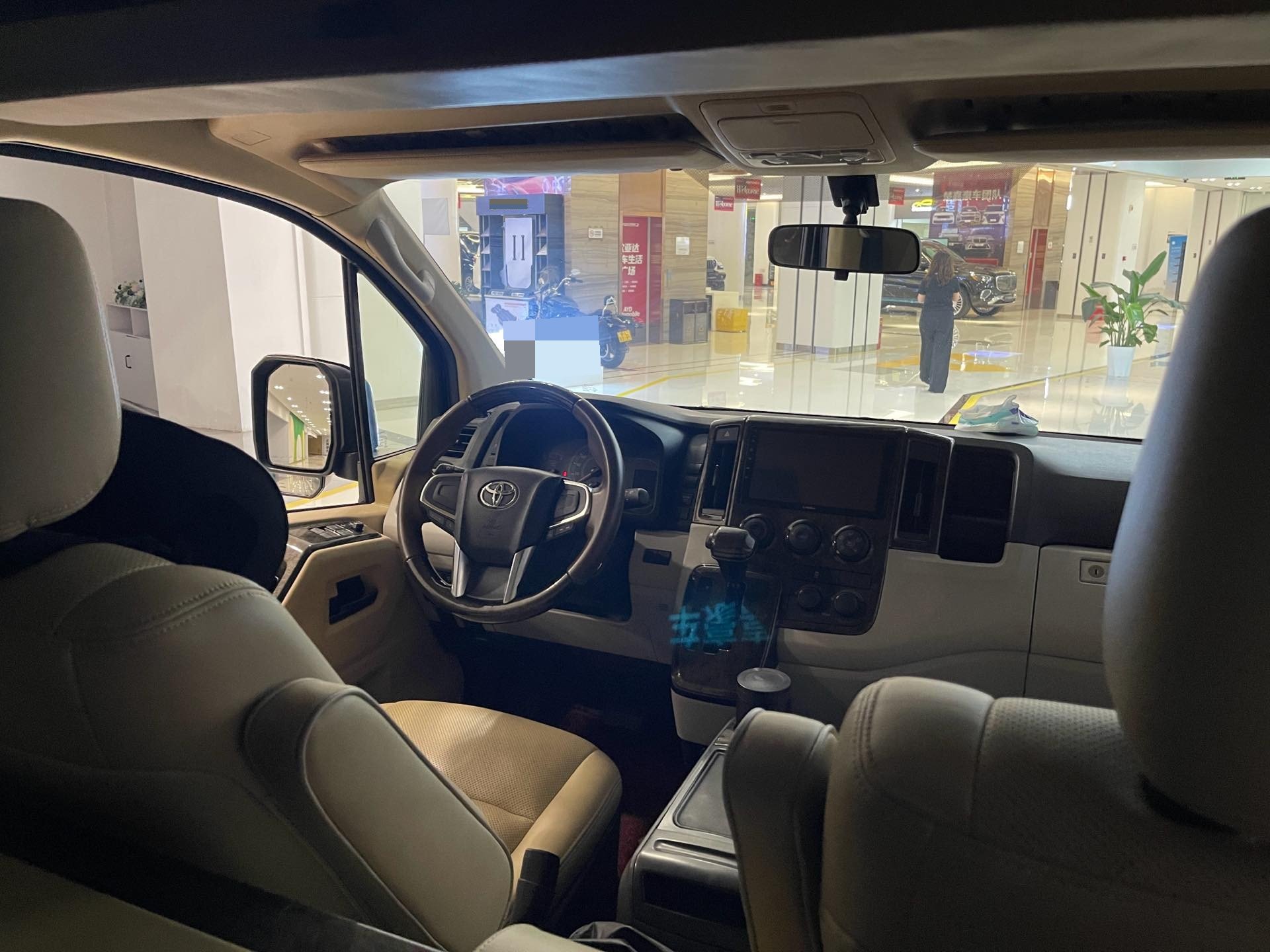 Toyota Hiace (Import) 2019 Hiace 3.5 Middle East Version