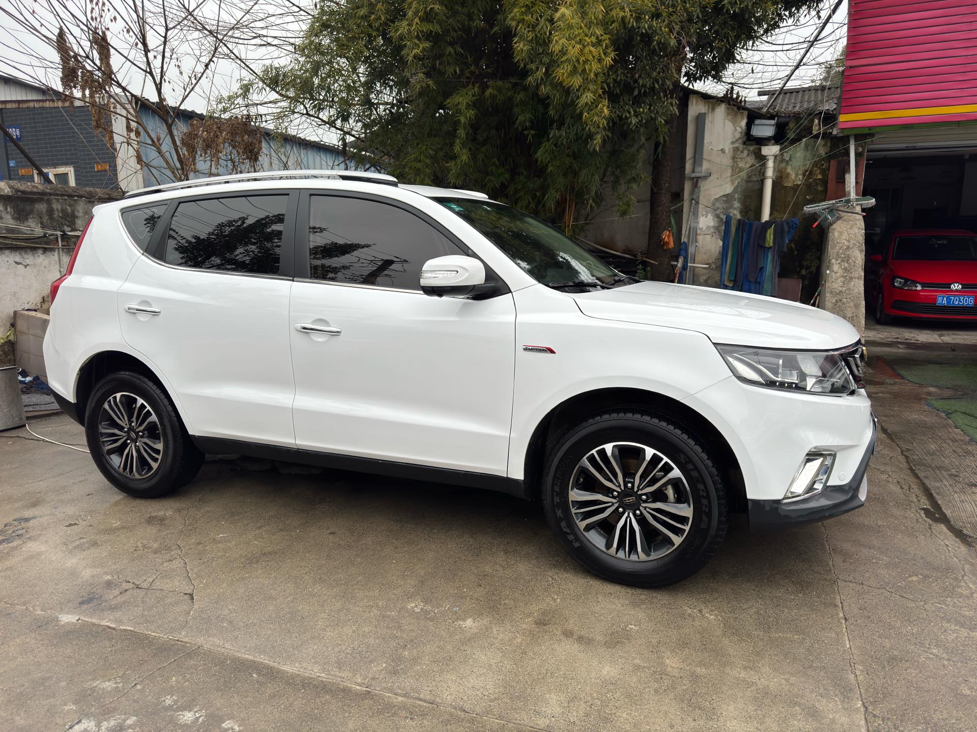 吉利 2016款 远景SUV(X6) 1.3T 无级 旗舰型