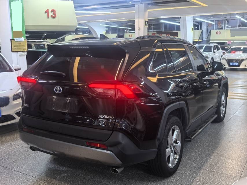 丰田 2020款 RAV4荣放 双擎 2.5 无级 两驱精英版