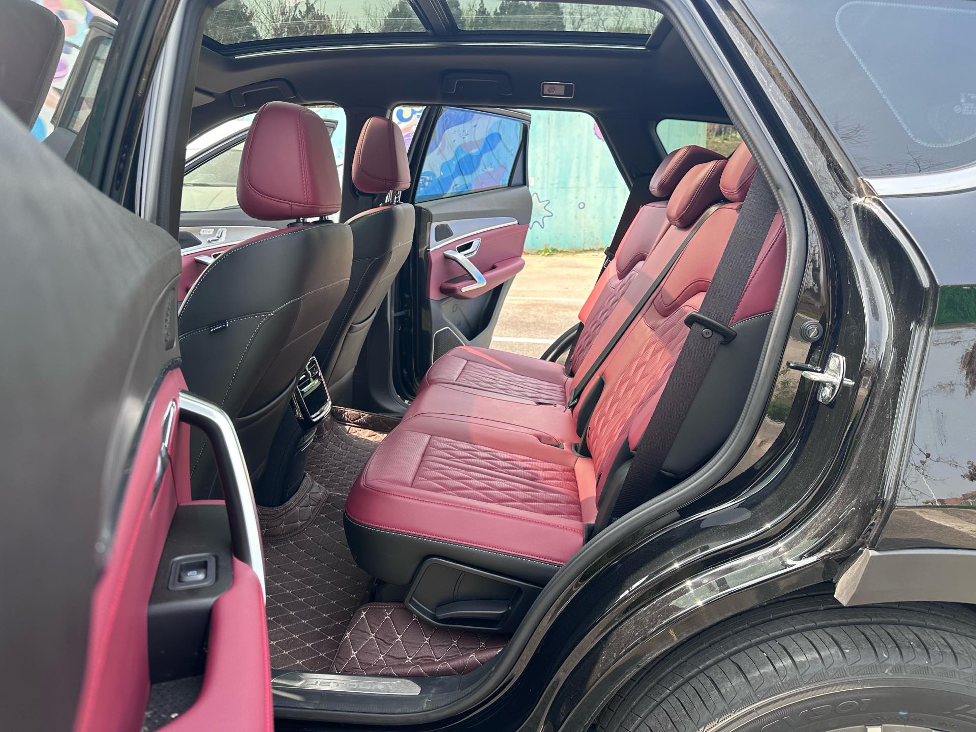 JETOUR 2025 X70 PLUS 1.5T Champion Edition MAX+ 5-Seater