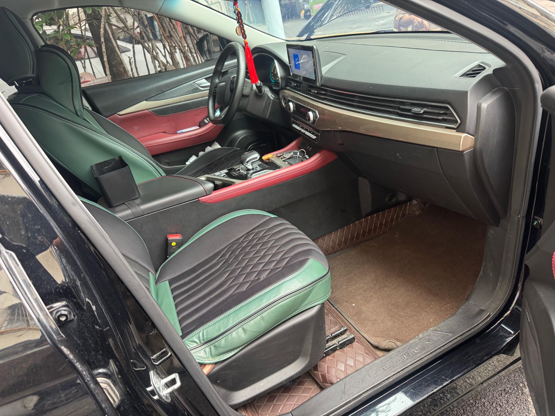 JETOUR 2023 X70 1.5T Beyond PRO+ 7-Seater