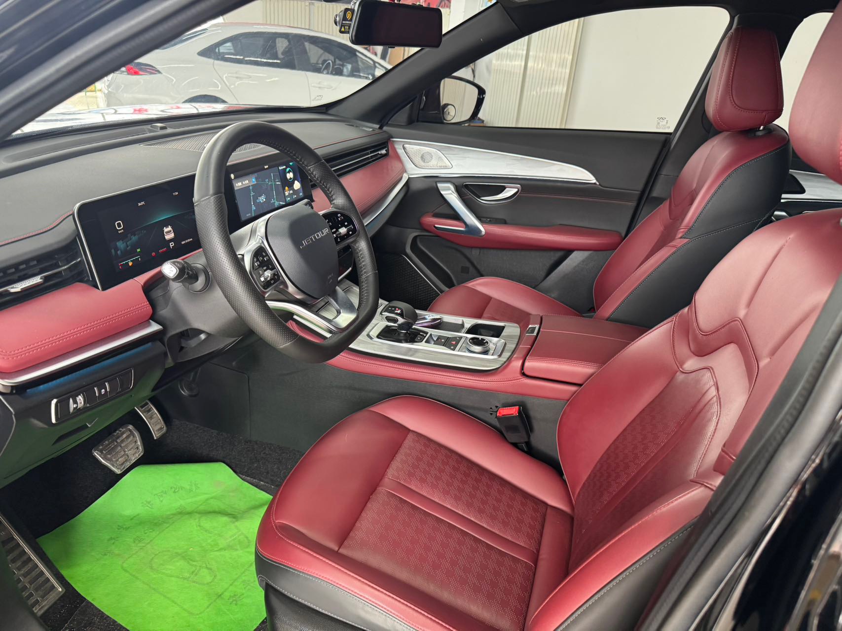 捷途 2023款 X70 PRO 1.5T 舒享型7座