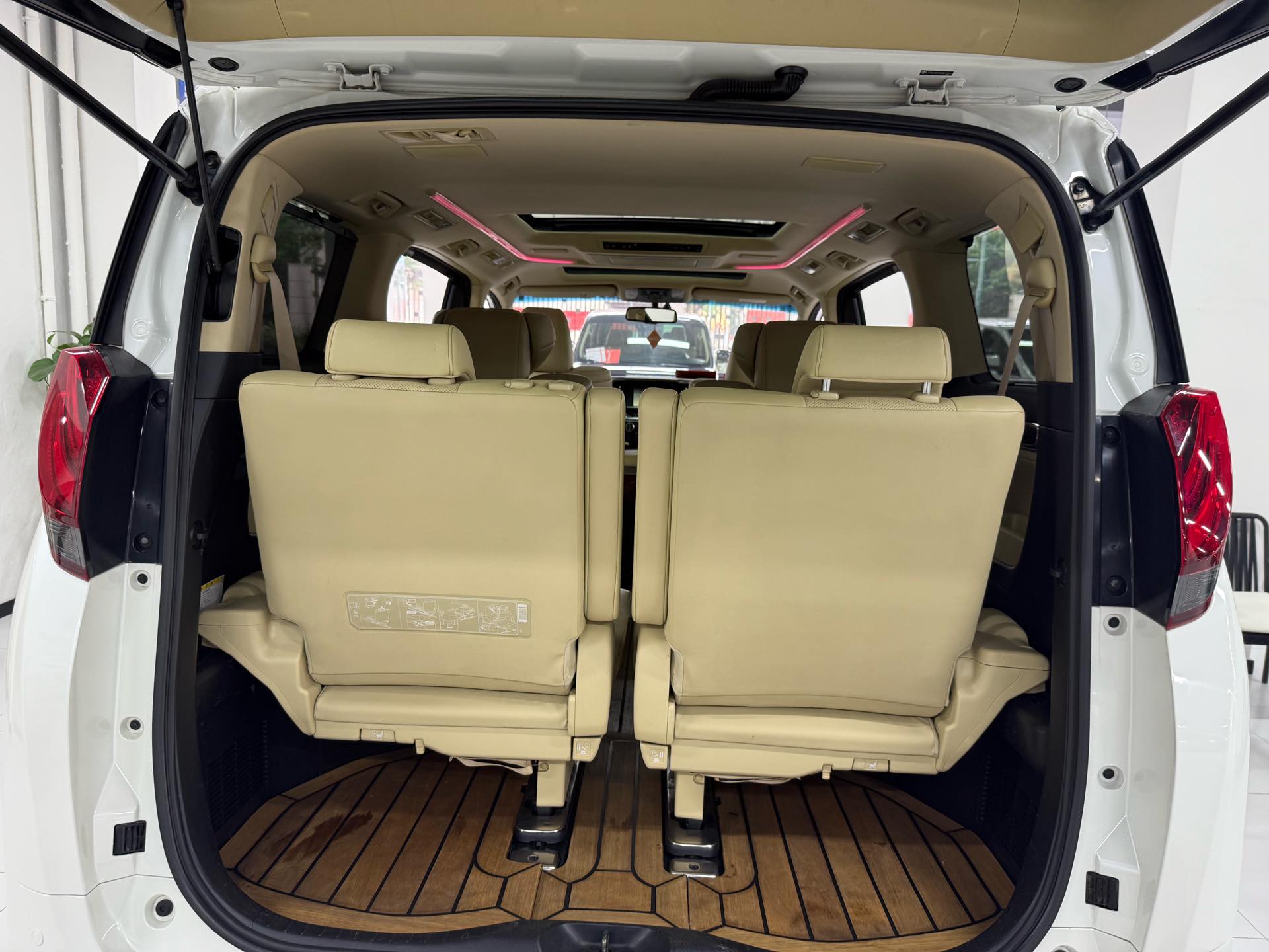 Toyota Alphard (Import) 2015 Alphard 3.5 Luxury