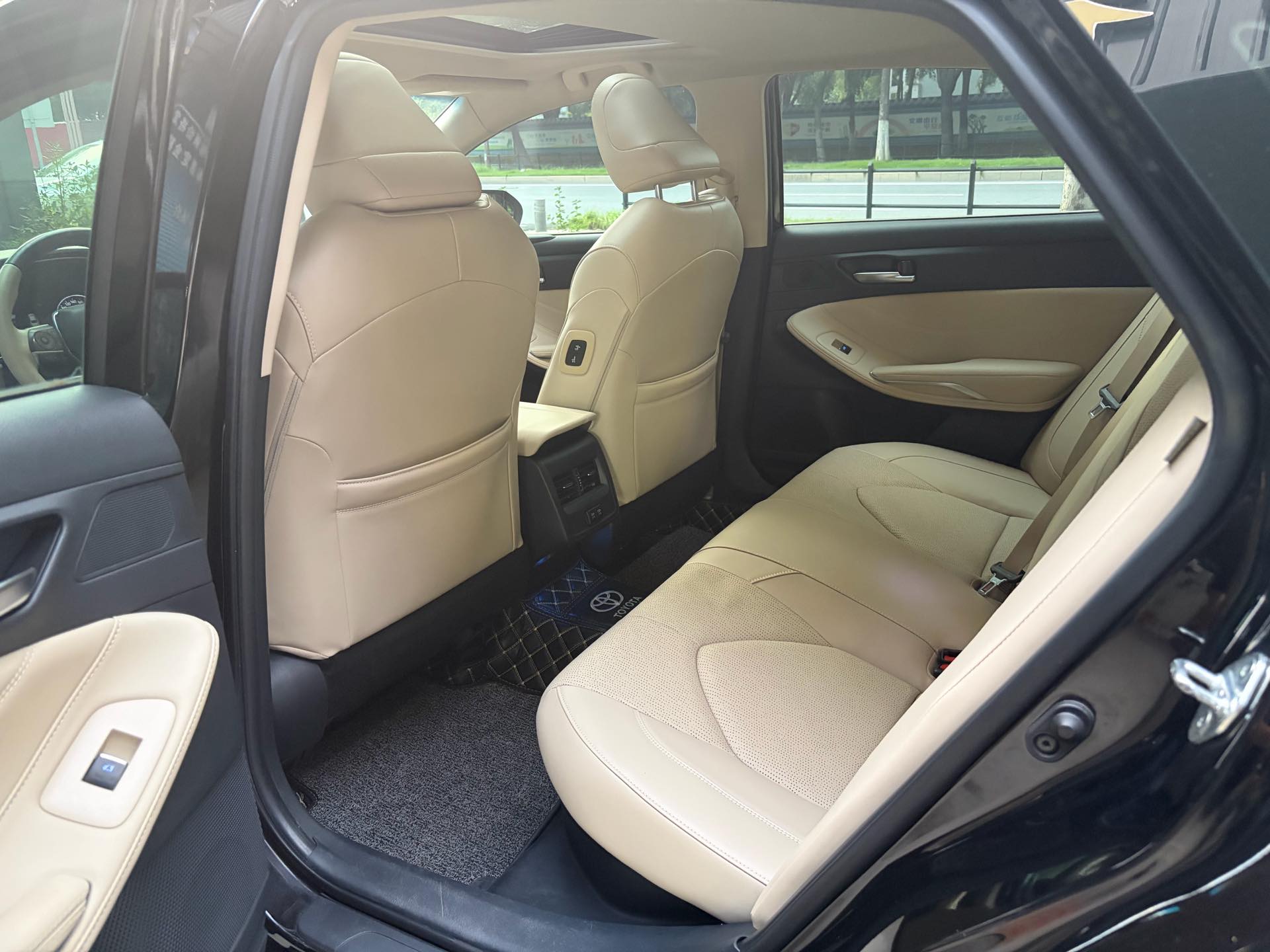 Toyota 2019 Avalon Hybrid 2.5 CVT Luxury Edition