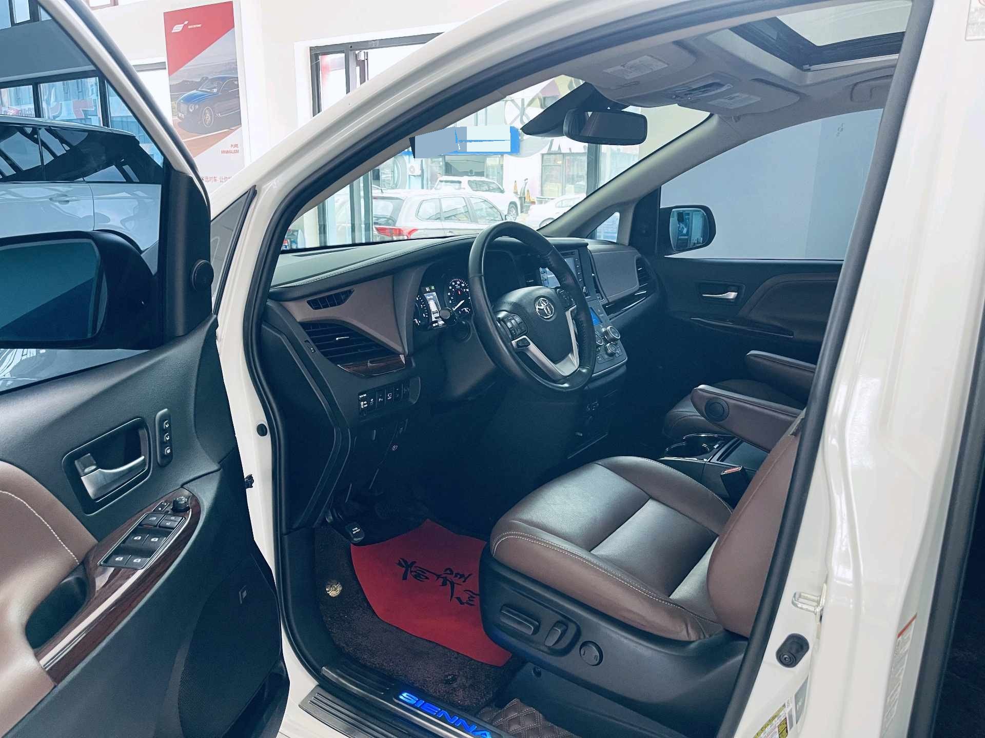 Toyota Sienna (Import) 2019 Sienna 3.5 XLE Premium AWD 7-Seat US Spec
