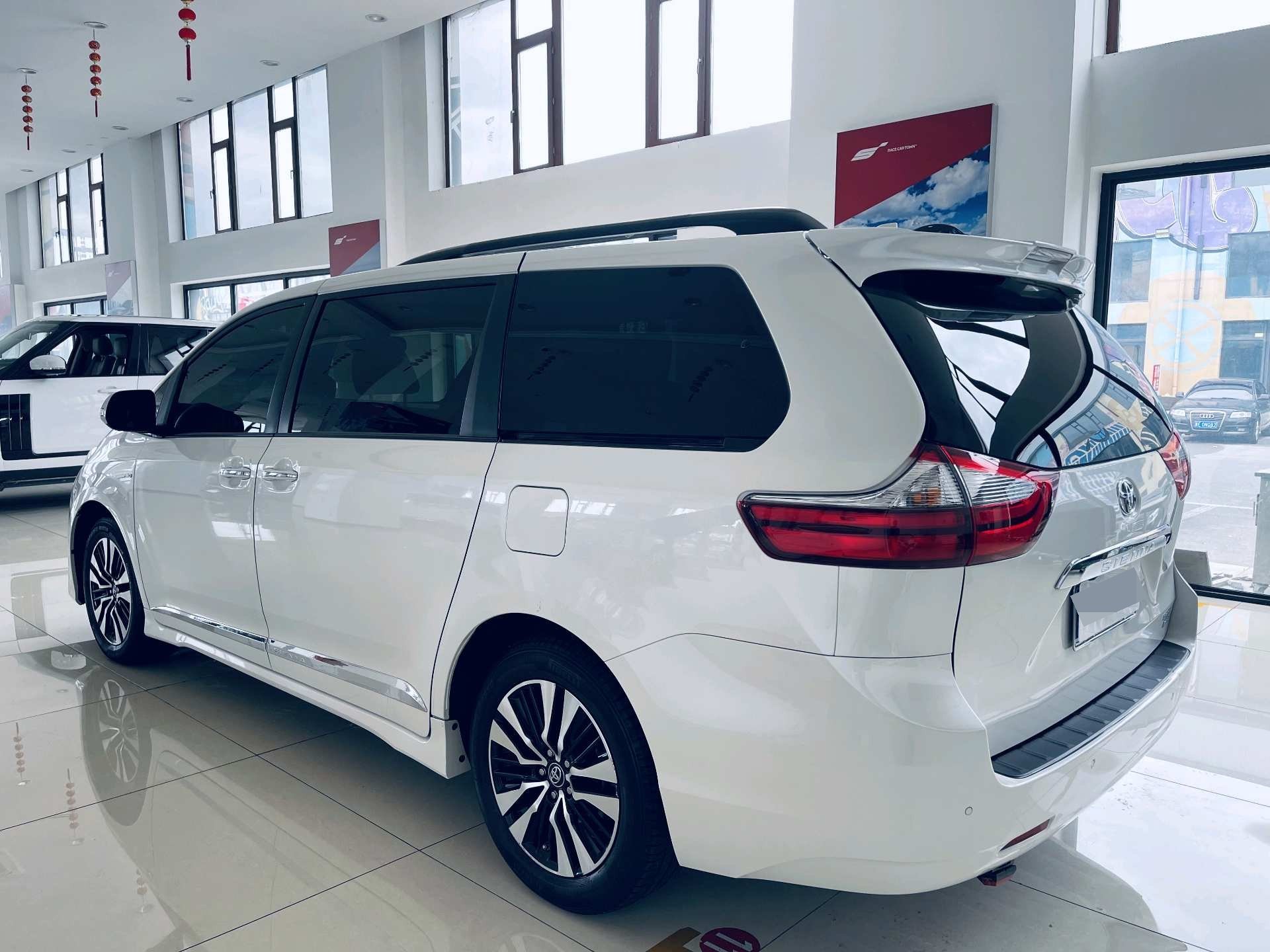 Toyota Sienna (Import) 2019 Sienna 3.5 XLE Premium AWD 7-Seat US Spec