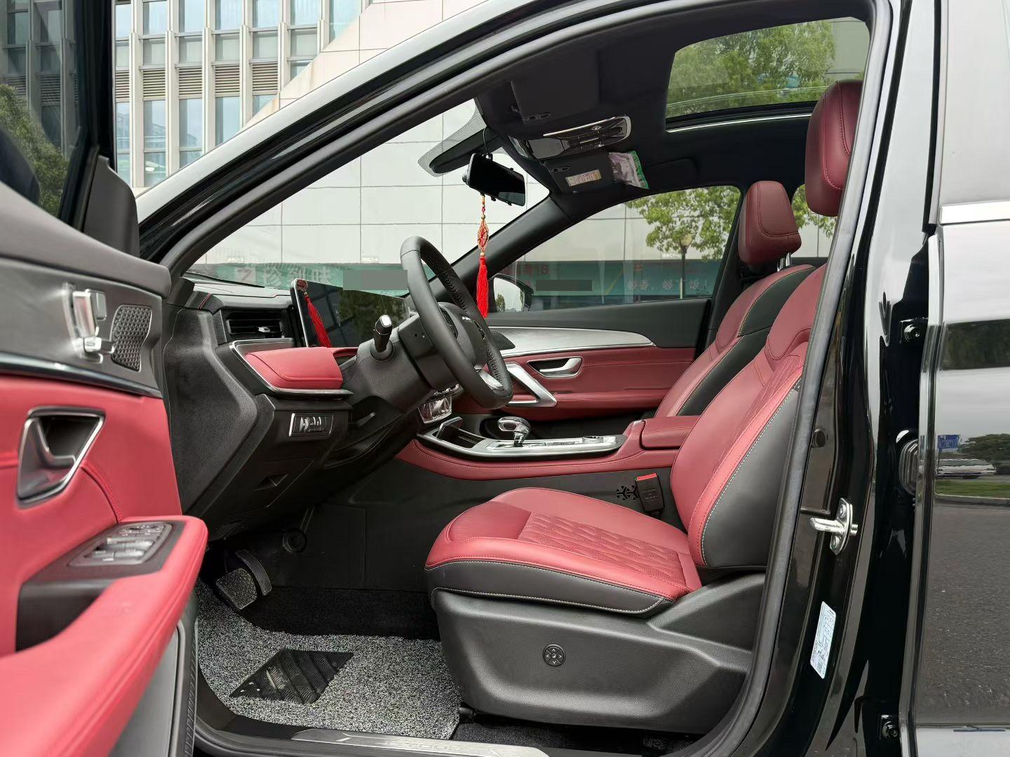 JETOUR 2024 X70 PLUS 1.5T Champion Edition MAX 5-Seater